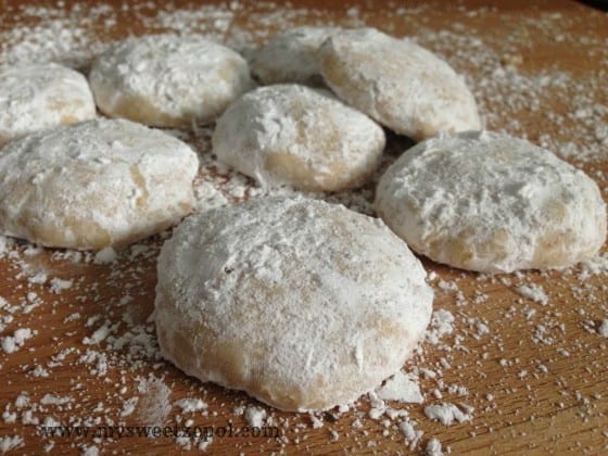31-Days-of-Cookies-Almond-Snow-Cookies-my-sweet-zepol