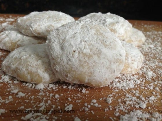 31-Days-of-Cookies-Almond-Snow-Cookies-my-sweet-zepol-fbcookieswap2013