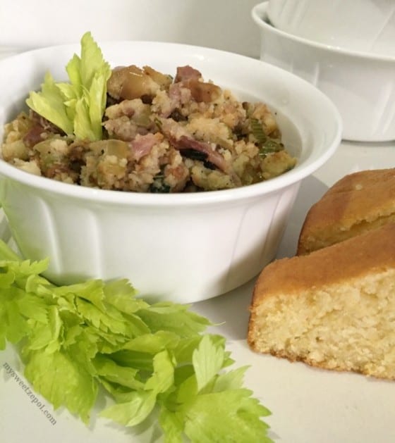 Prosciutto Cornbread Stuffing / the perfect side dish for the holidays (or anytime during the year) / by My Sweet Zepol #MSZrecipe