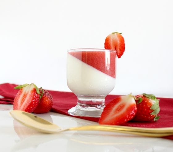 Strawberry Vanilla Panna Cotta - European dessert perfect for any dinner party or gathering. / vanilla smooth custard with fresh strawberry sauce / by My Sweet Zepol #foodblog 