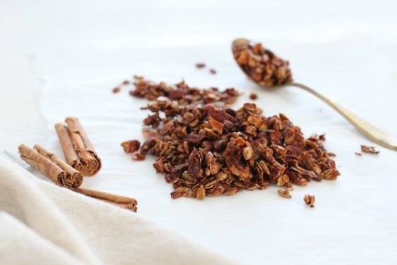 Love ginger bread? Then you'll love this super easy to make ginger bread granola that will keep you on track during the busy days. Grab the recipe at mysweetzepol.com #granola 