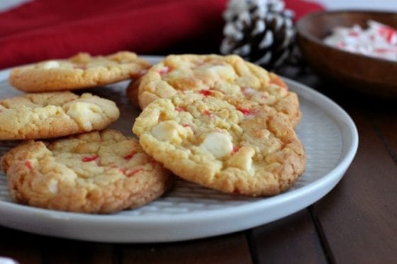 Candy cane for the win during the holiday season with this white chocolate candy cane cookies. Super easy to make with the help of a cake mix. #cookies recipe at mysweetzepol.com