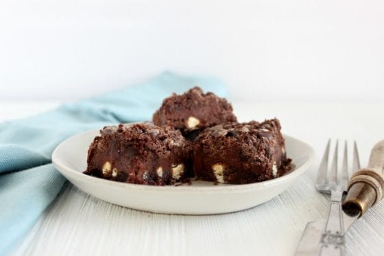 For those moments when you need a pick me up and want it to be indulging, I got you! Try this Ultimate Triple Chocolate Bars. Grab the recipe at mysweetzepol.com