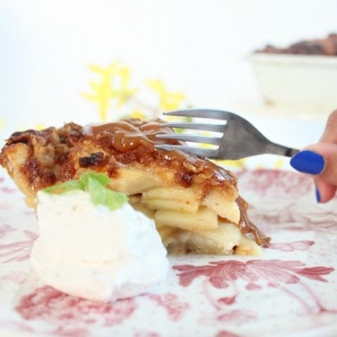 Apple Caramel Crumb Pie