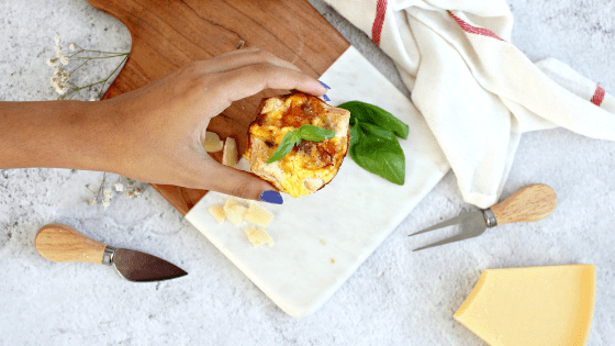 Chorizo, sausage caramelized onion mini quiche are the best grab-and-go back to school breakfast you've ever had. #BackToSchoolTreats Grab more recipes at mysweetzepol.com