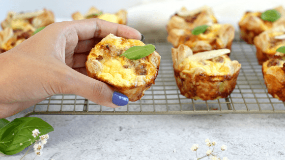 Chorizo, sausage caramelized onion mini quiche are the best grab-and-go back to school breakfast you've ever had. #BackToSchoolTreats Grab more recipes at mysweetzepol.com