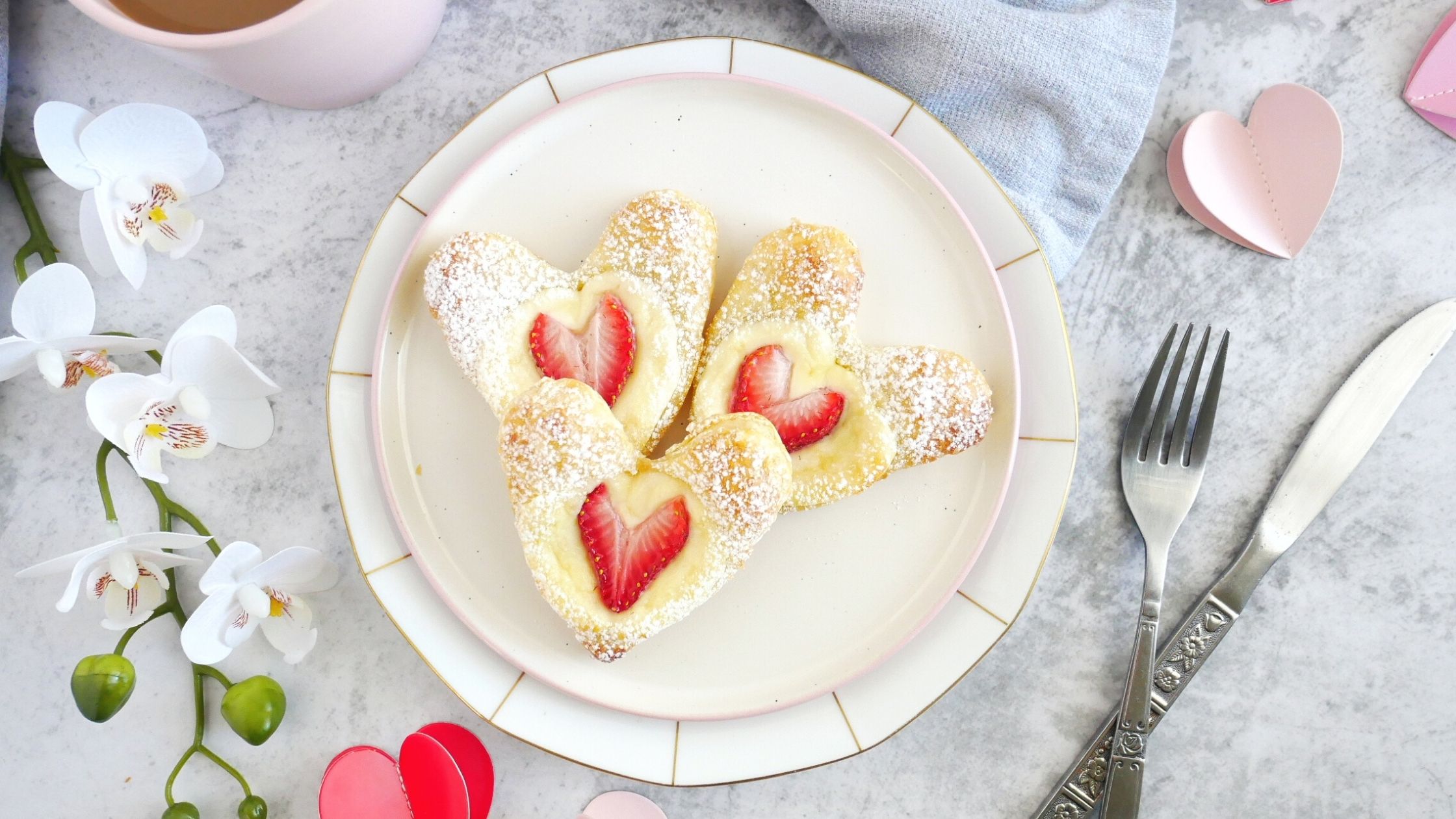 Valentine's Day Strawberry and Cheese Heart Danish / My Sweet Zepol / food blog