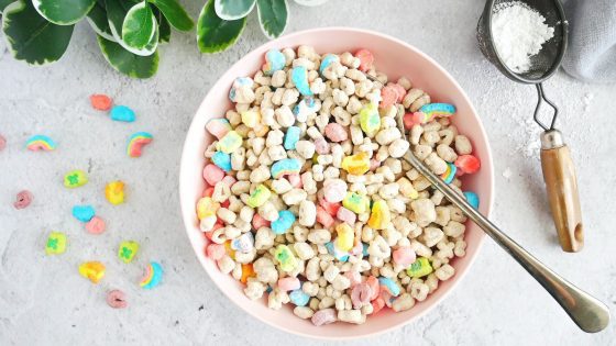 St. Patrick's Day dessert and snack / Lucky Charms Puppy Chow Recipe / My Sweet Zepol